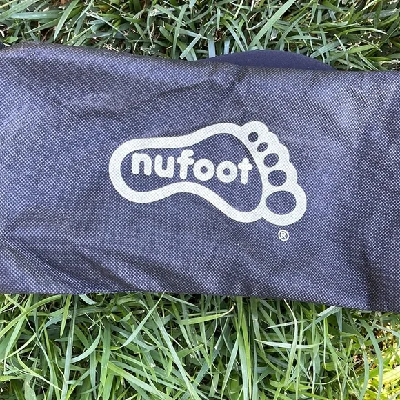 Water Shoes/No Shoes - Picture 4 of 5